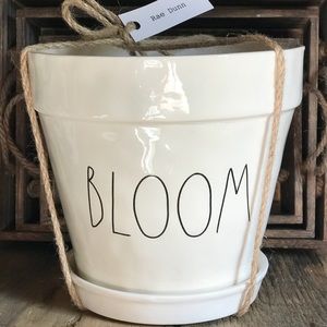 Rae Dunn large bloom planter pot